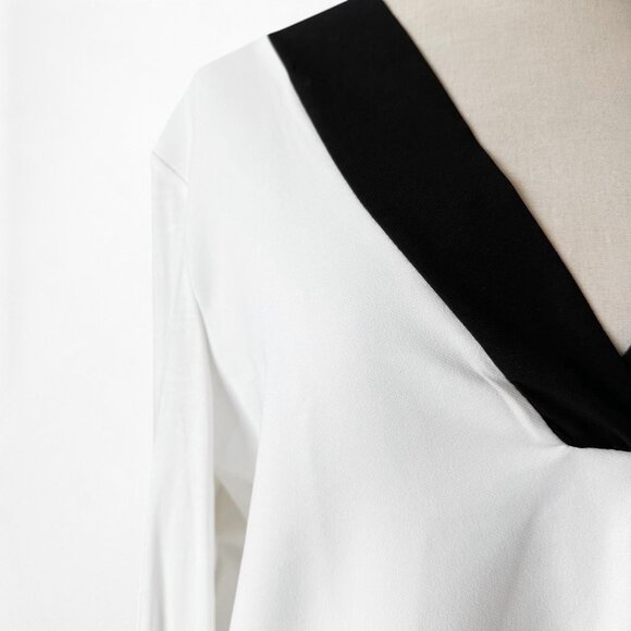 Mango White Black Colorblock Long Sleeve VNeck Blouse Knit Top Size XS/S - Picture 8 of 8